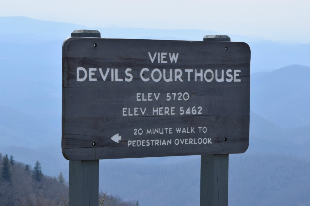 blue ridge parkway devil's courthouse